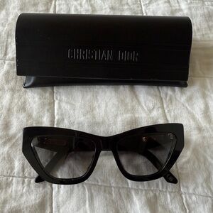 ✨ Christian Dior Cat-Eye Sunglasses — Current Season — Authentic 😎